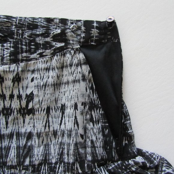 H & M Women’s Gray Black 2 Layer Tiered Mini Skirt Size 8 - Picture 11 of 11